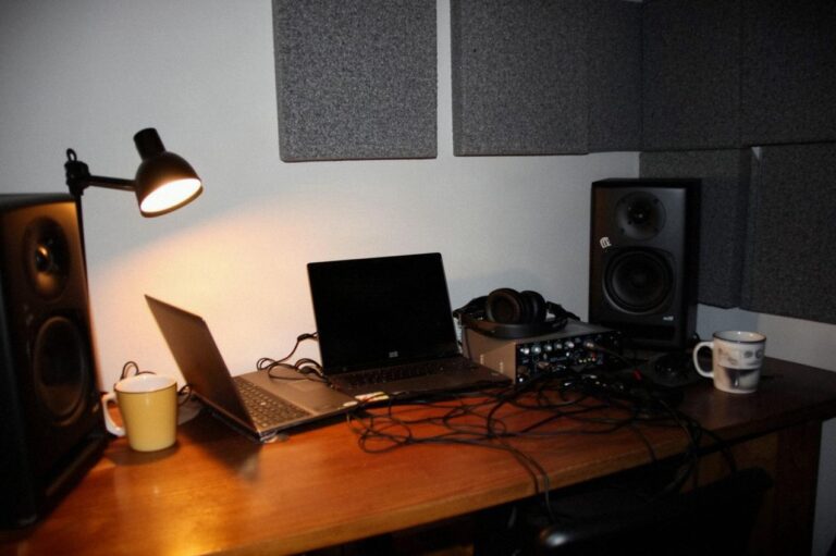 Mastering online: AI, darmowe serwisy czy realizator?